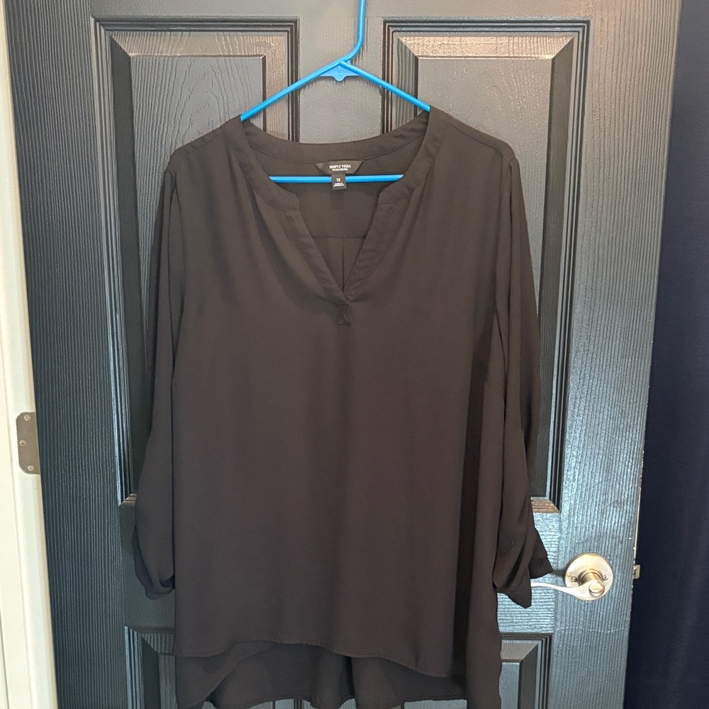Simply Vera Vera Wang Women's Black V-Neck Blouse